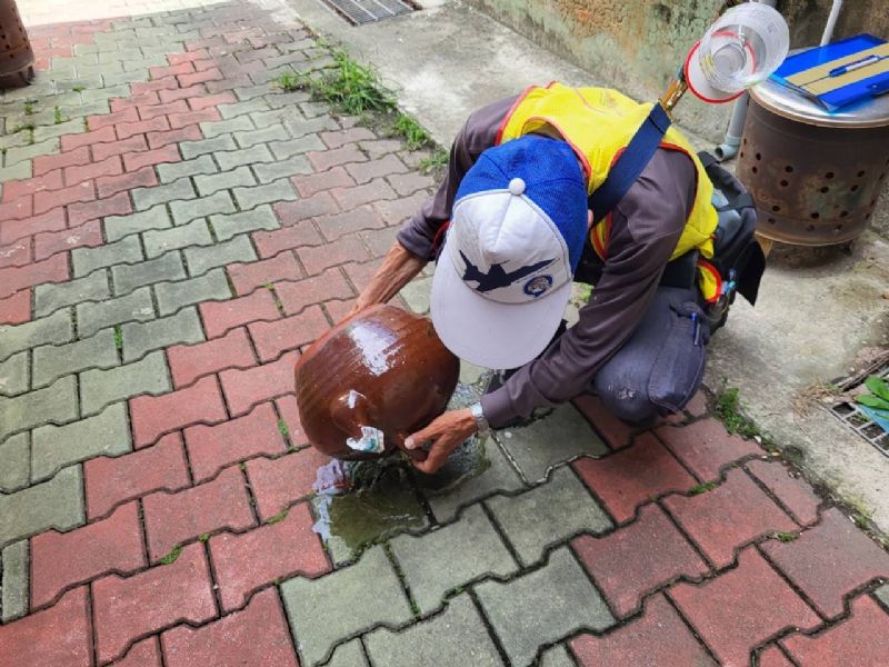 清除積水容器